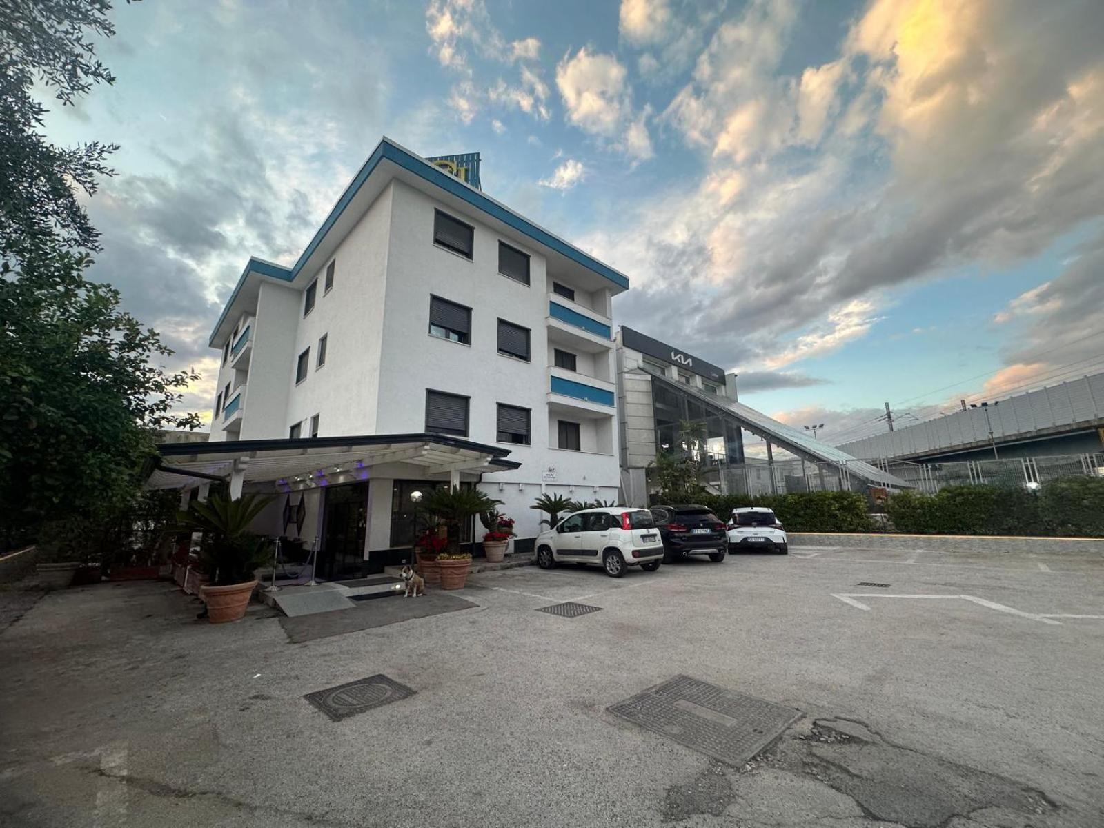 Hotel Clinton Casoria Esterno foto