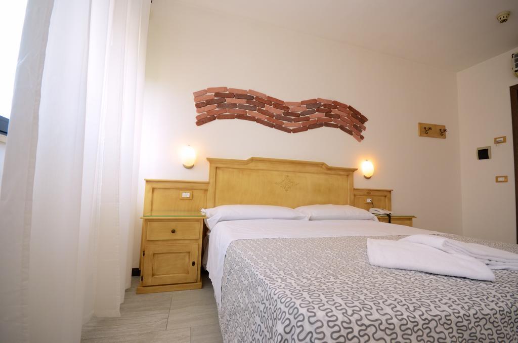 Hotel Clinton Casoria Esterno foto