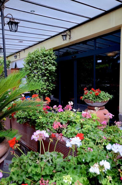 Hotel Clinton Casoria Esterno foto